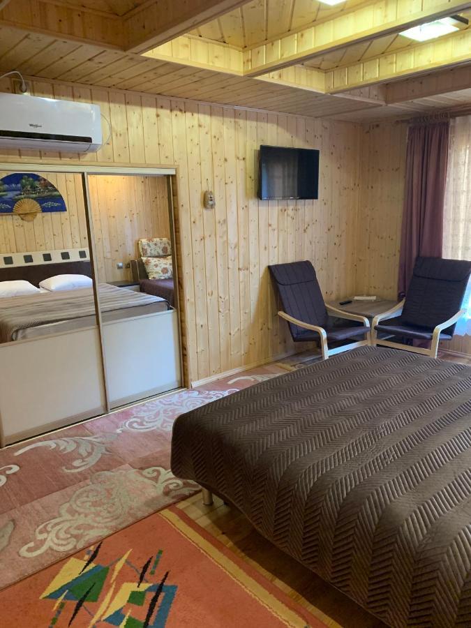 Celebrity Villa Kamianets-Podilskyi Luaran gambar
