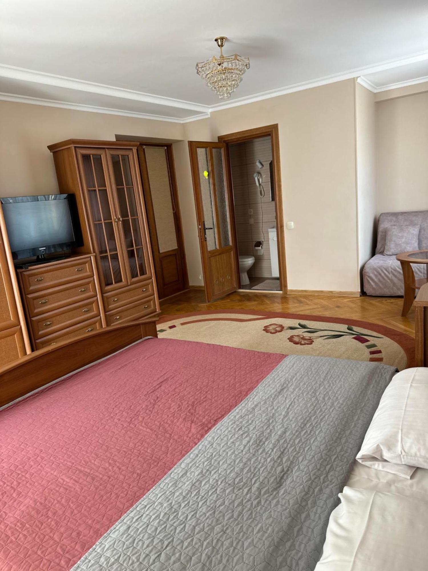 Celebrity Villa Kamianets-Podilskyi Luaran gambar